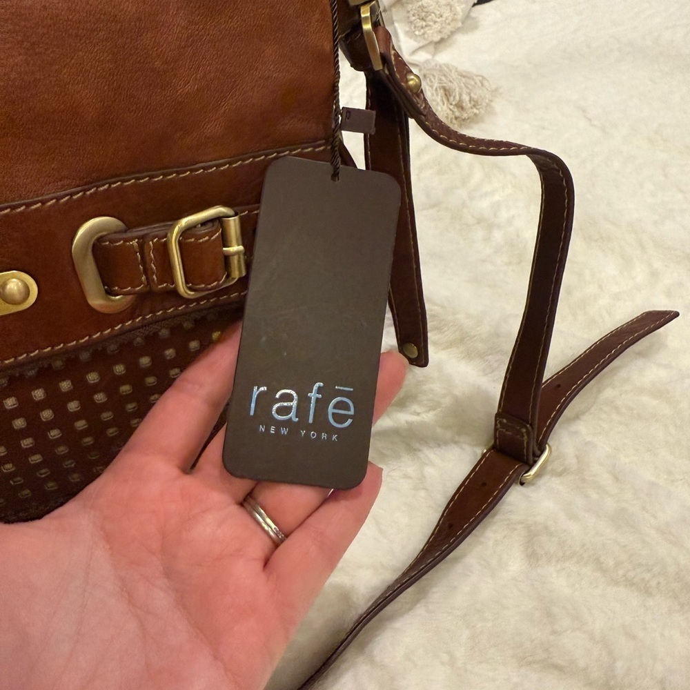 NWT Vintage Rafe Tan Crossbody Bag with Leather Material and Adjustable Strap - Picture 5 of 9